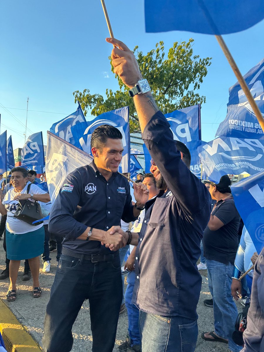 JorgeRoHe's tweet photo. Terminamos la tarde en las calles, saludando y escuchando a la gente de Tabasco. 💙

Cada encuentro nos recuerda por qué estamos aquí: para defender sus libertades y trabajar por un estado con más oportunidades. ¡Sigamos adelante por México! 🇲🇽

#PatriaFamiliaYLibertad https://t.co/eT6k8rxCvF