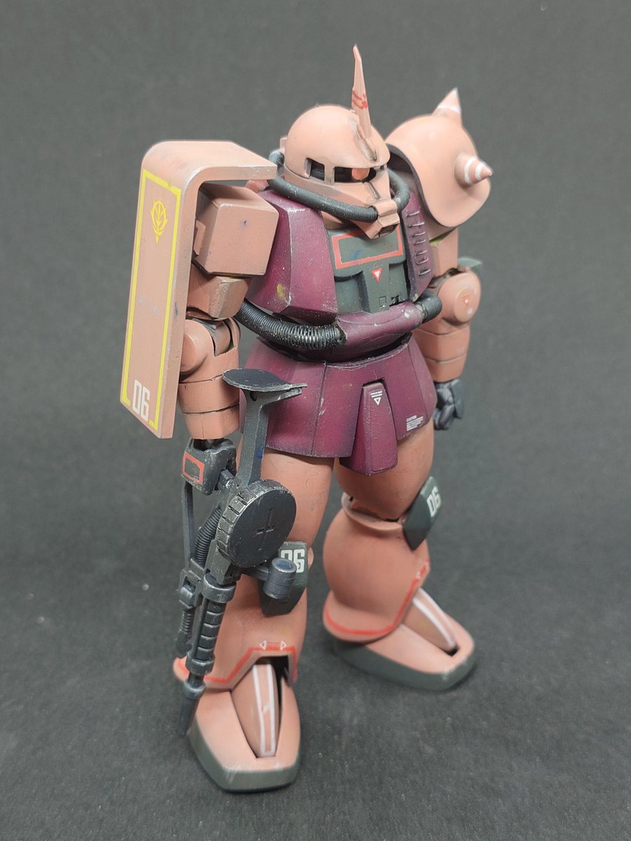 OAM23160626's tweet photo. （続き）第一ガンプラブーム時に「HOW TO BUILD GUNDAM」に脳をれた中坊が40年を経て挑戦、小田氏と川口名人の作例をリスペクトしました。（また続く）
#シャアザク 
#ガンプラ
#MSV
#ザク https://t.co/aPiqoFRJoQ
