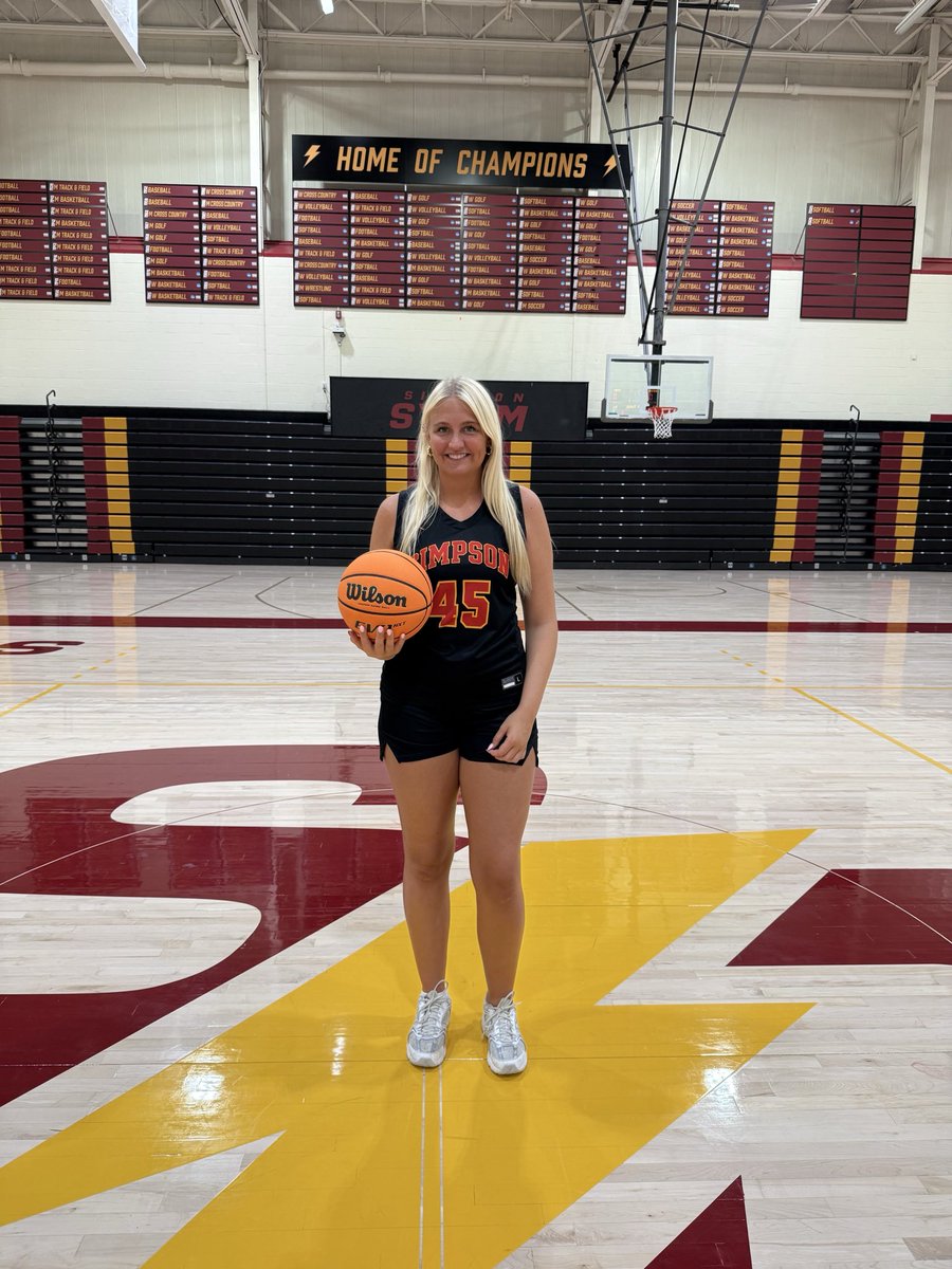 AshleyBergeson3's tweet photo. Thank you @Claire3_Urias and Coach Niemuth for the amazing visit! @SCStorm_WBB https://t.co/PGhwyYVCb4