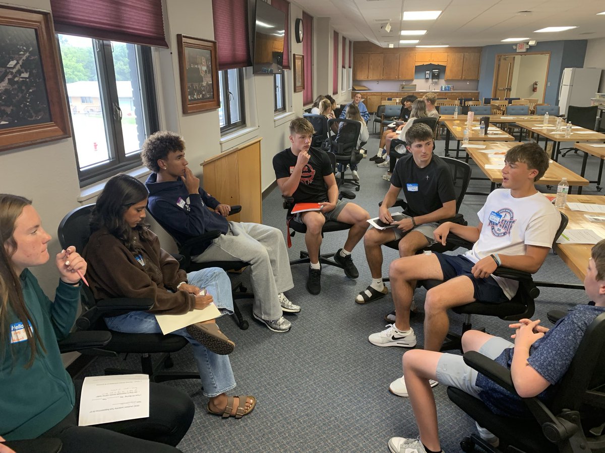 joecoles33's tweet photo. HS GWAC leadership students! 1st of 4! The got better as uncommon role models! Learned from one another in growing student attendance at sports &amp; activities events! Last, they got in small groups and discussed ways to connect GWAC teams and students! Amazing day#uncommontrust https://t.co/8iUDvTrq1f