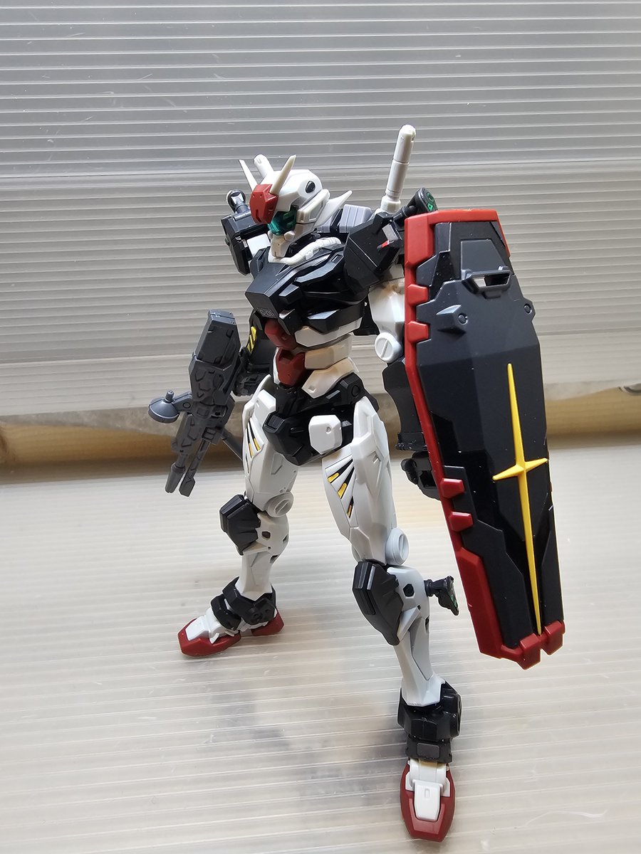pisconor's tweet photo. メッサー塗装前の仕込み中に寄り道。
ジークアクス1推しの機体を作成。
付属シールのみの仕上げだけど、やはりかっこいいですね！

#ジークアクス
#ガンプラ
#プラモデルライフ https://t.co/ujW7R1LkBR