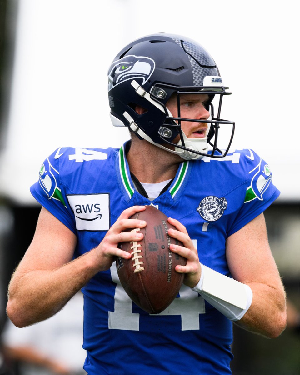 Seahawks's tweet photo. Back at it. https://t.co/uGAyYhkPCJ