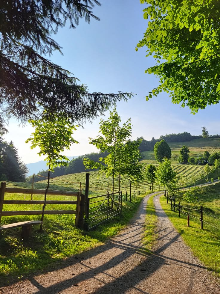 echoesofworld's tweet photo. Slovenia countryside https://t.co/yXXQH5Me89