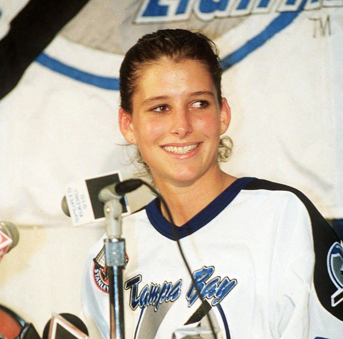 brighteyes715's tweet photo. 34 years ago today Manon Rheaume became the first woman to play in the nhl https://t.co/hXvtR1ovLb