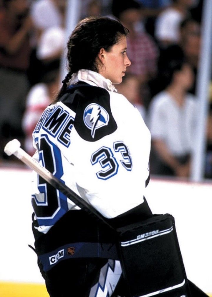 brighteyes715's tweet photo. 34 years ago today Manon Rheaume became the first woman to play in the nhl https://t.co/hXvtR1ovLb