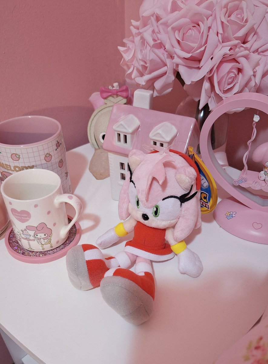 piink__rose's tweet photo. forever an Amy Rose fangirl 🩷🍓 https://t.co/iFu2rpdMsI