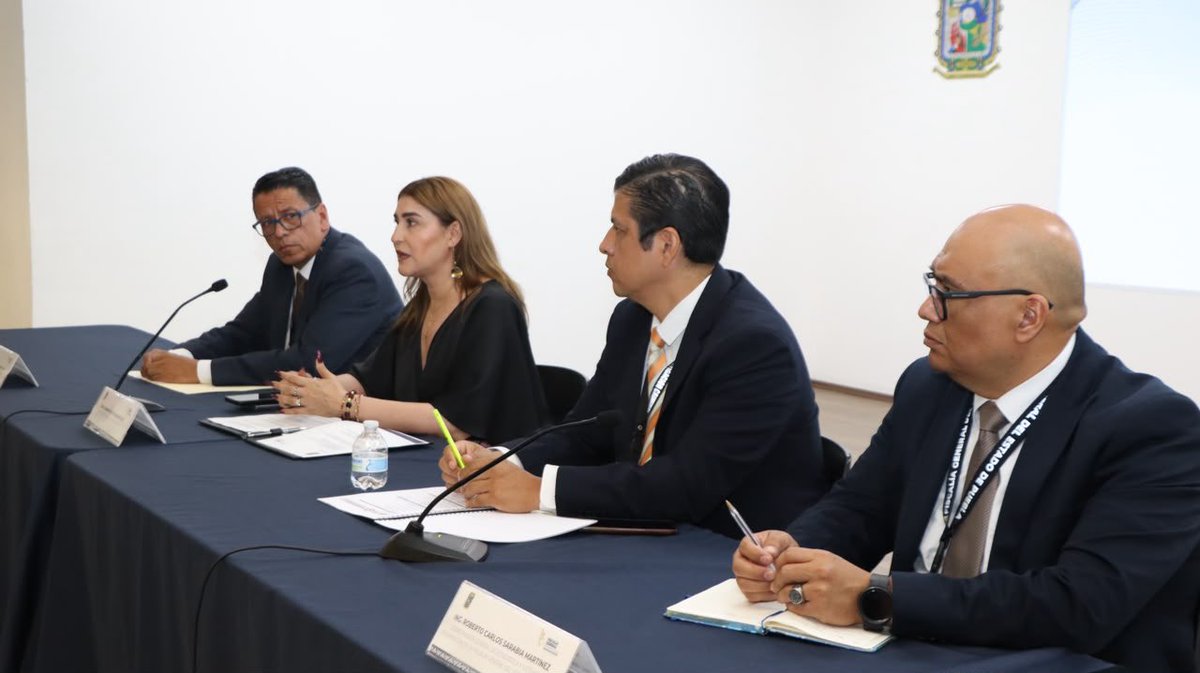 idamis35's tweet photo. Agradezco la visita del personal del Centro Federal de Inteligencia Criminal (CFIC), órgano especializado de la Agencia de Investigación Criminal (AIC) de la @FGRMexico, a la @FiscaliaPuebla. https://t.co/g6lxlLTI3n