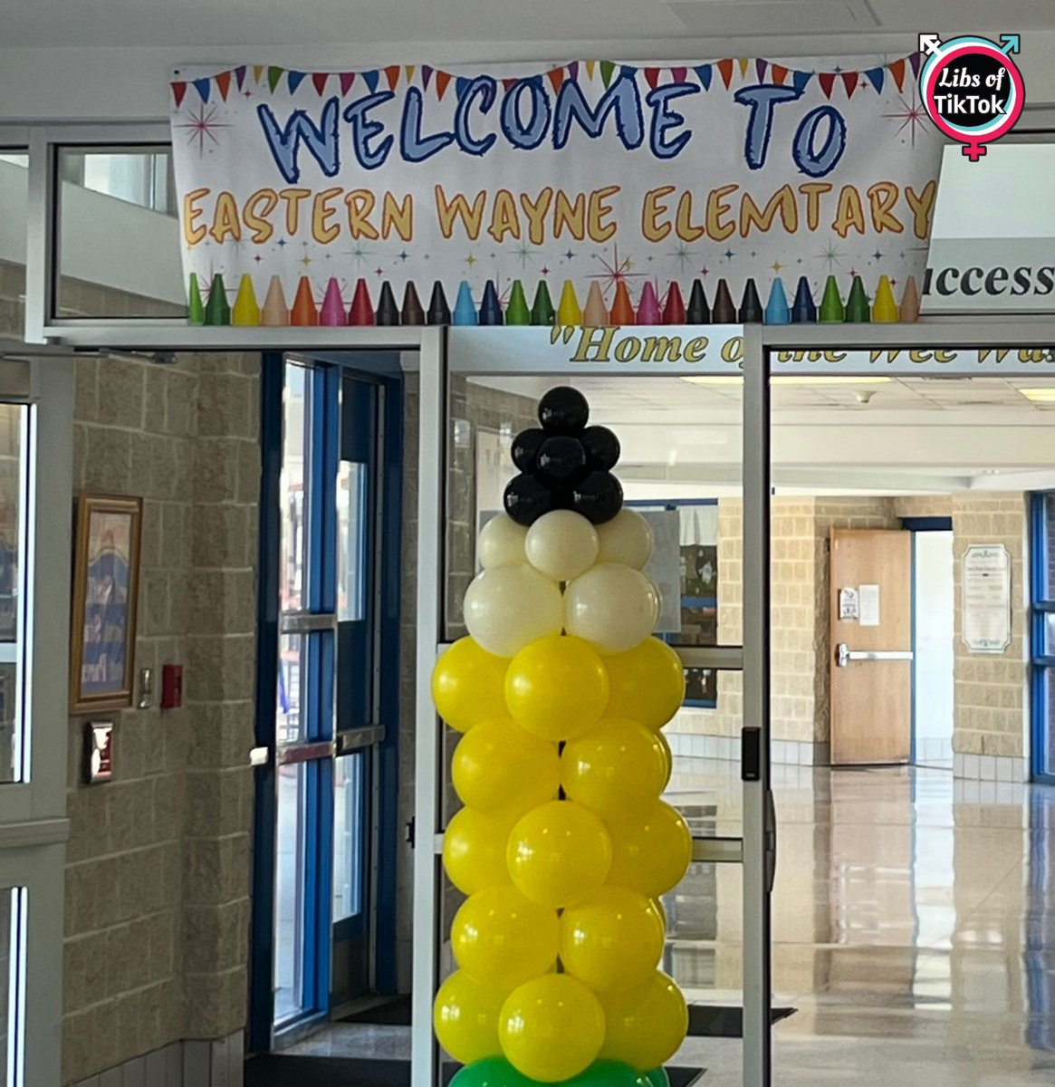 libsoftiktok's tweet photo. This is what greeted kids at Eastern Wayne Elementary school in @WayneCountyPS.

“Elemtary”

Imagine your kids getting their education at this learing center

What are we even doing https://t.co/M0Mpzyx5F1