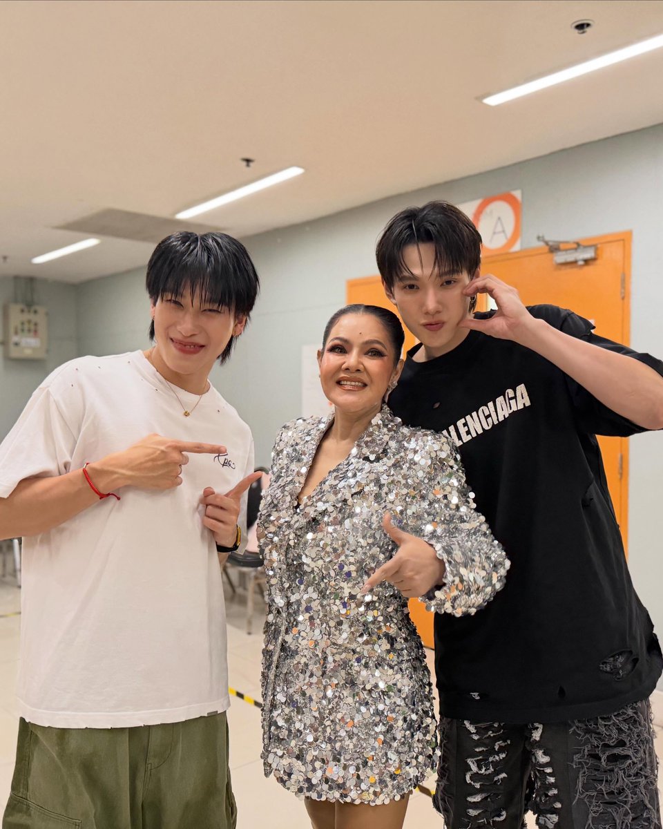 DAOUOFFICIALFC's tweet photo. 24092026 || IG Update : hi_hiso

“ เอาลูก ๆ มาทักทายยามเช้าค่าา ”

(1/2)

#ต้าห์อู๋ #DAOU #oueiija @oueiija
#ต้าห์อู๋หอหีบการันต์
#ไดโน่ของต้าห์อู๋🐰 https://t.co/jmAUGpjkmS