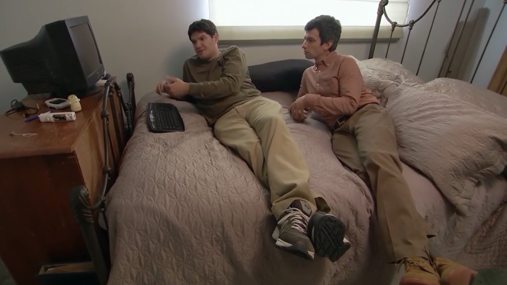 loganlofgren's tweet photo. Nathan Fielder loves laying on people's beds https://t.co/2NdUEWYUF8