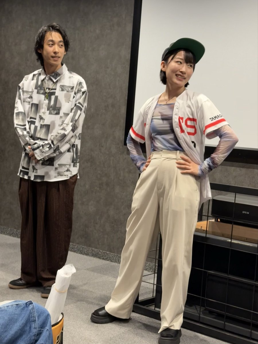 edahiromasaki's tweet photo. #野球どアホウ未亡人
何気に夫婦役の2人ともユニフォームを着てるってかなり貴重かも！ https://t.co/JQafKi479p