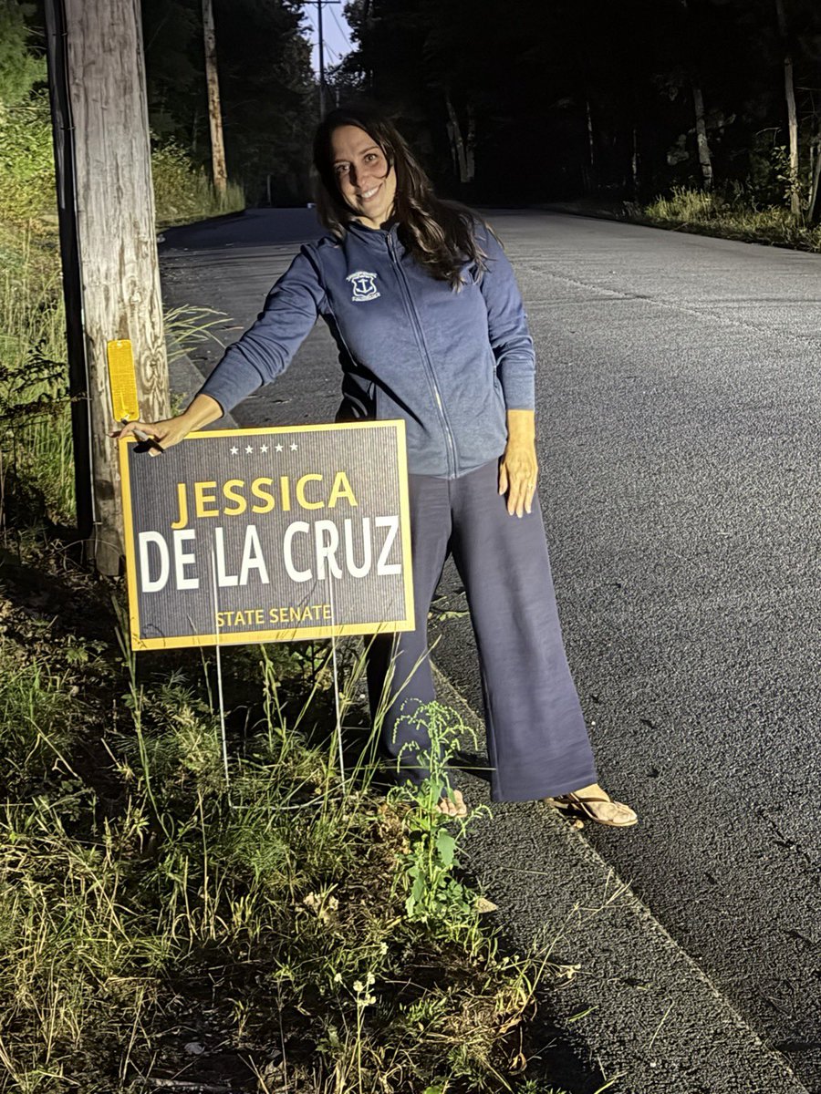 JessicaforRI's tweet photo. Perfect weather for canvassing and delivering signs! As always, I loved the conversations along the way and am incredibly grateful for all the support. https://t.co/StcptJRc0F