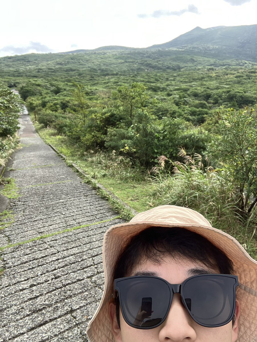 Makima_meat's tweet photo. 三原山、異世界。別の惑星みたいだ https://t.co/MexPEwOmbB