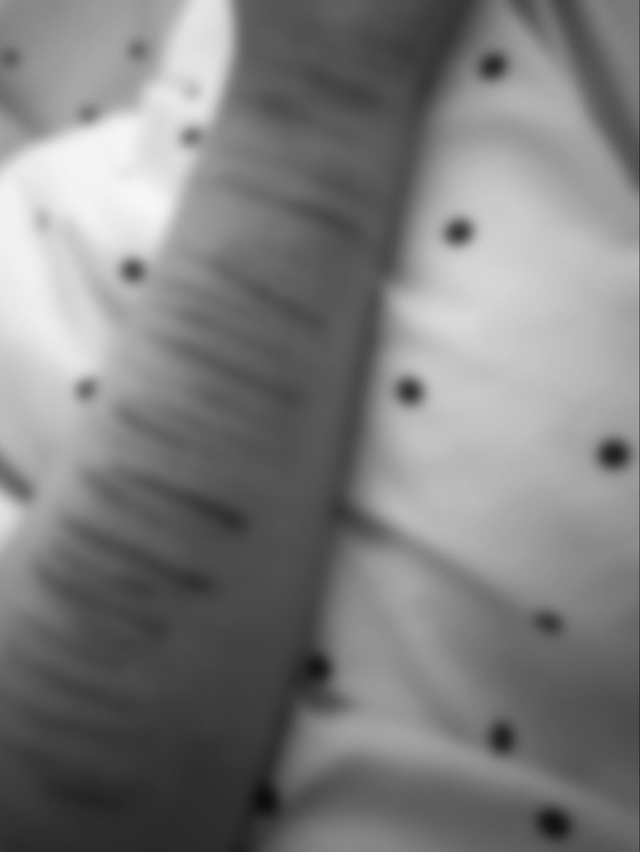 p0oli1's tweet photo. 아프지 않았다면 그건 거짓말 일거야.
아프지 않았다고 말할 수 있어.
정말 아프지 않았어.
그치만, 남은 상처는 아픔을 보여주는 것 같아.
아프지 않아도 아픈 것 처럼.
그렇게 거짓말을 하게 돼. https://t.co/OnJlJC1C89