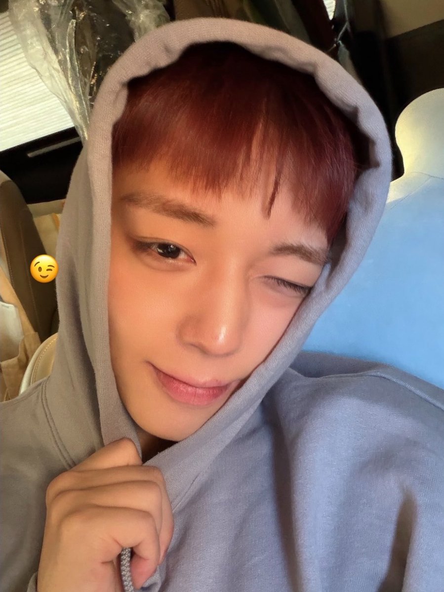 Maywing_JH's tweet photo. 다들 행복한 명절 되세요💖💛💚 https://t.co/iiP31cD9m3