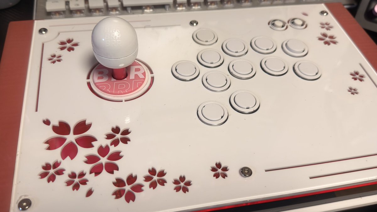 hangekinonorosi's tweet photo. 自己満足の世界やっと完成。しかしながら定期的に分解してアクリル天板の中の埃とか取るもののすぐに潜入を許してしまう…こまめなメンテが必要ですね。 https://t.co/B3CnSAHoE7