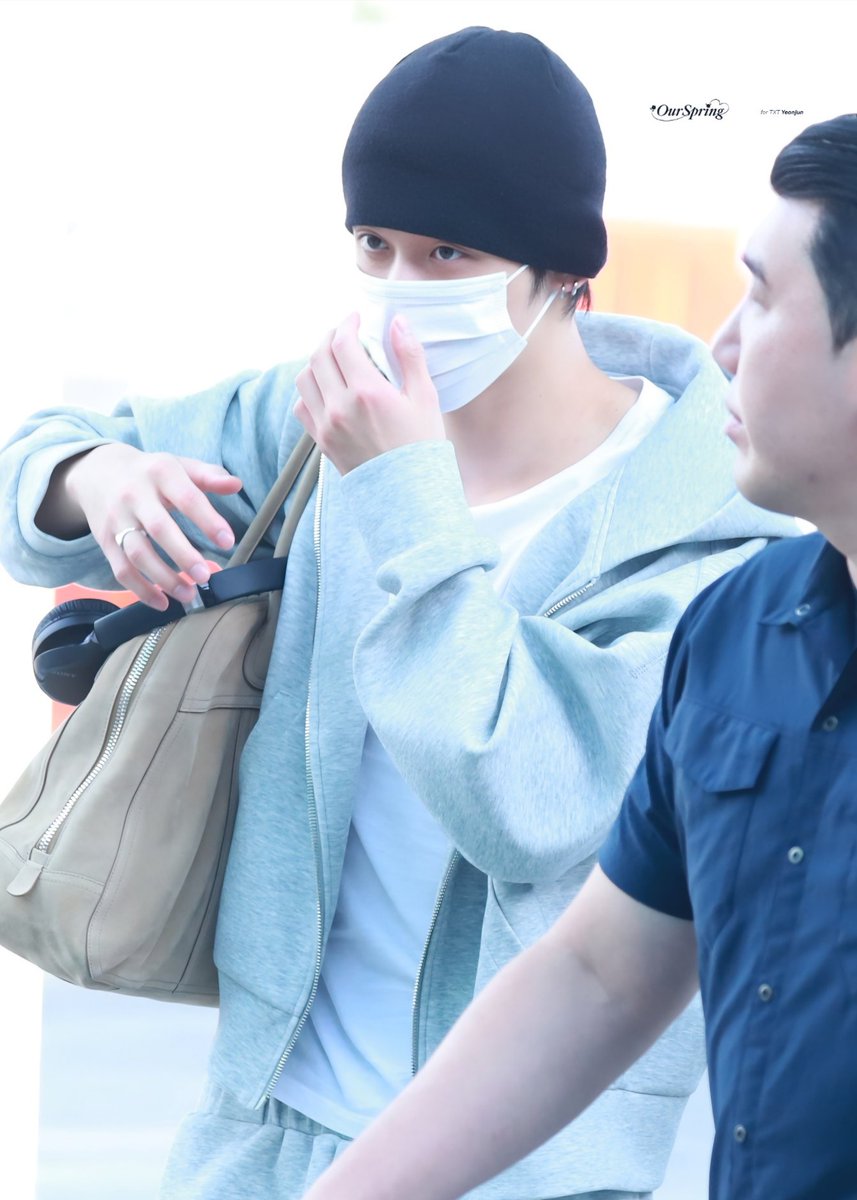 OURSPRING_0913's tweet photo. 260924

ICN 출국

우리 연준이 피곤하겠다🥹 조심히 잘다녀오고
와이쩨이 무대 기대하고 있을게❤️

#연준 #YEONJUN #ヨンジュン
#TXT #투모로우바이투게더 
#TOMORROW_X_TOGETHER https://t.co/zuuzdHz3VK