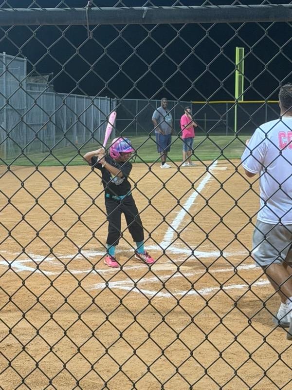 bellag27_2010's tweet photo. Yesterday went to support my girl Faye and her squad here in Baytown! Brought a lot of old memories where it all started for me! π₯β€οΈ #supportyourlocaltalent @bombers_fp @bombercoach @coachtaylor3947 @BombersGoldSETX https://t.co/jtjTKcpv66
