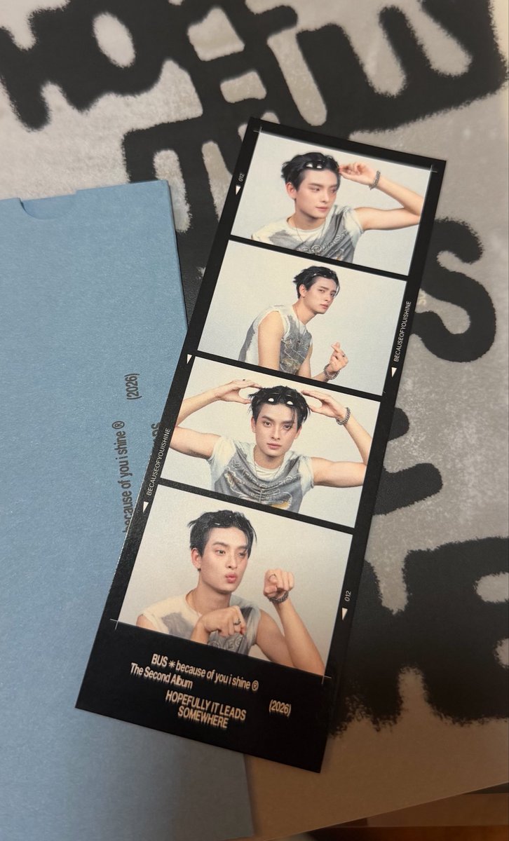 GGaGorn's tweet photo. ตามหา 🕵️‍♂️ แลกโฟโต้บูธ (photobooth) ค้าบ

เรา : ขุนพล
คุณ : ภูธัชชัย 

#HOPEFULLYITLEADSSOMEWHERE 
#BUS_TheSecondAlbum 
#ตลาดนัดbus https://t.co/3I8Ugkx2LH