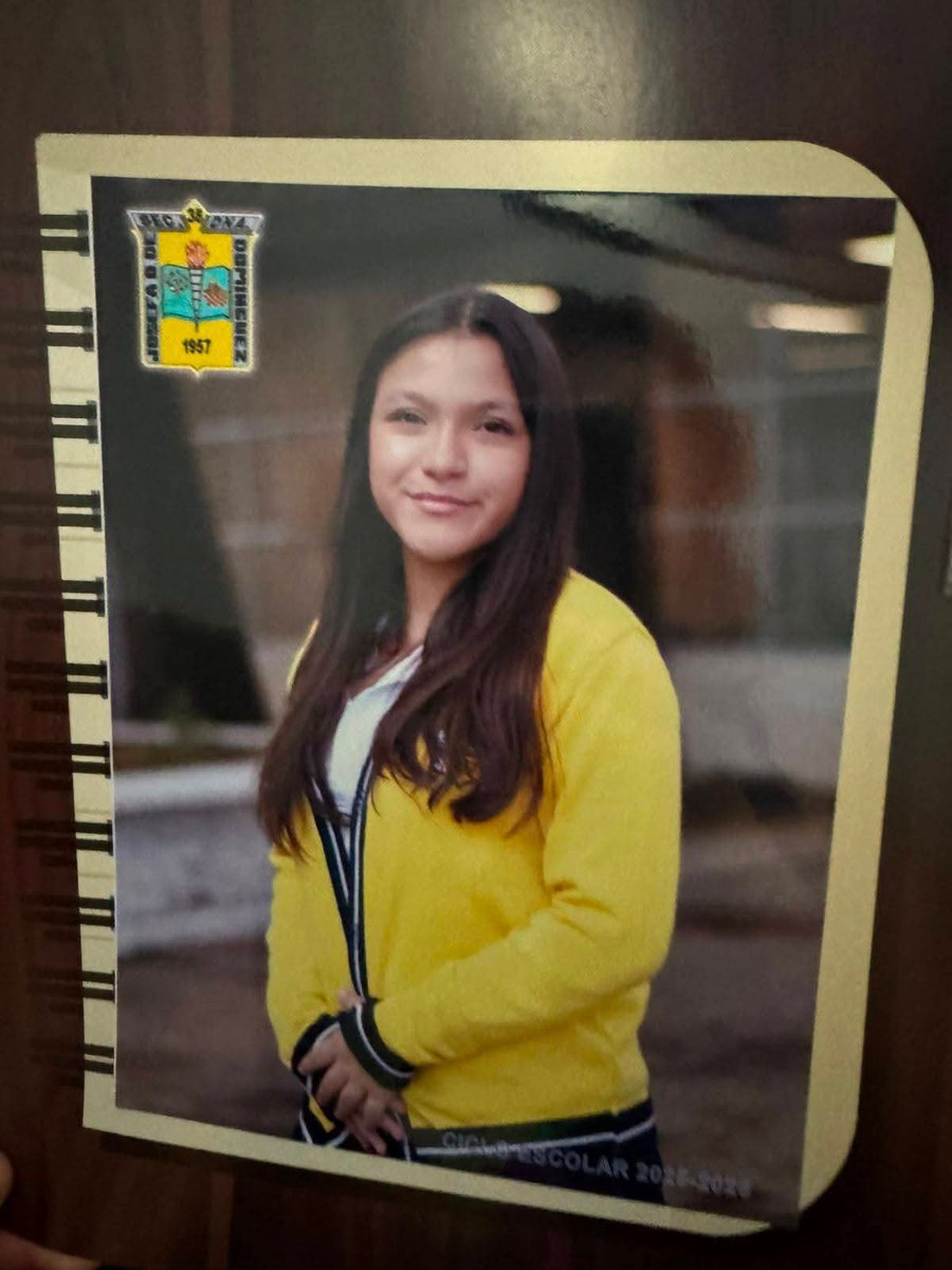 RedAMLOmx's tweet photo. @HugoTorresCDMX 🔎 NO LA OLVIDEMOS

Scarlet Virginia Ochoa Magaña continúa desaparecida en Portales Sur, @BJAlcaldia. Tu interacción ayuda a que este tuit llegue a más personas. 

​📞 Tel: 5618355717

​#ServicioSocialCDMX #Portales https://t.co/9XRXtLNZwn
