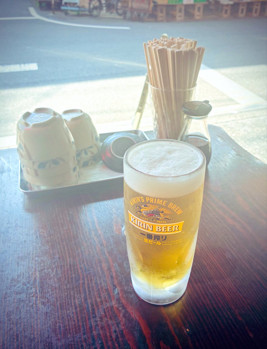 tecondo's tweet photo. いい席すぎてビ一ル頼んでしまった https://t.co/Sq7xVN0pY5