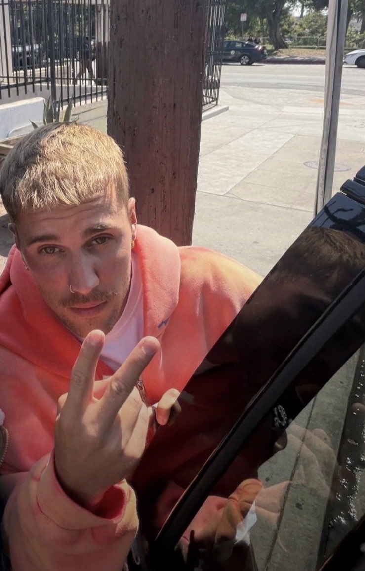 JBPoppinZone's tweet photo. Bizzle is that you!? Justin bieber 2026😭✨ https://t.co/bEHFkLyScM