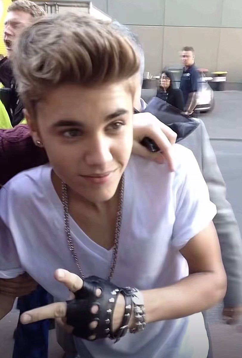 JBPoppinZone's tweet photo. Bizzle is that you!? Justin bieber 2026😭✨ https://t.co/bEHFkLyScM