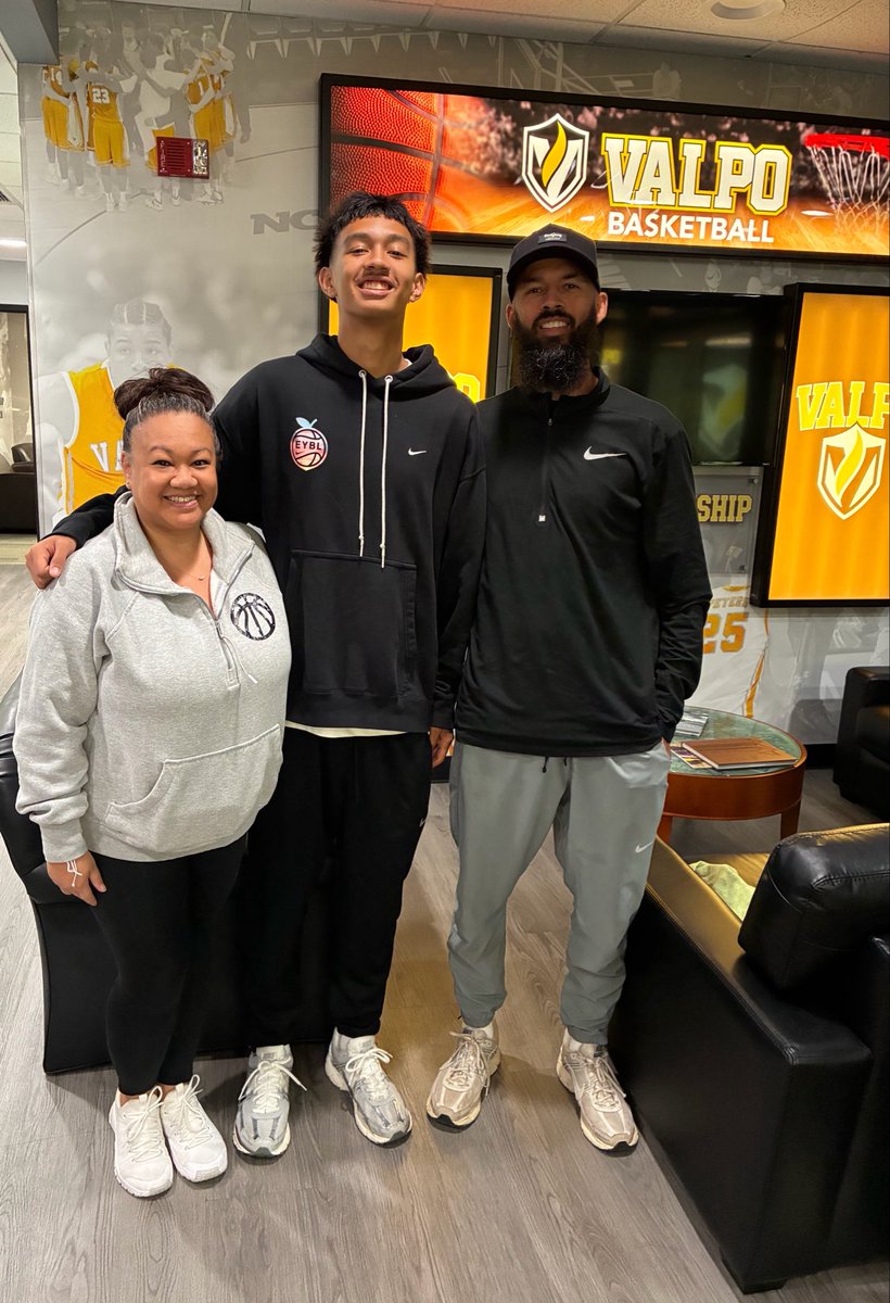 EthanVahl's tweet photo. After a great unofficial visit and conversation with Coach Powell, I’m grateful to receive a Division I offer from Valparaiso University https://t.co/YU3julU3v5