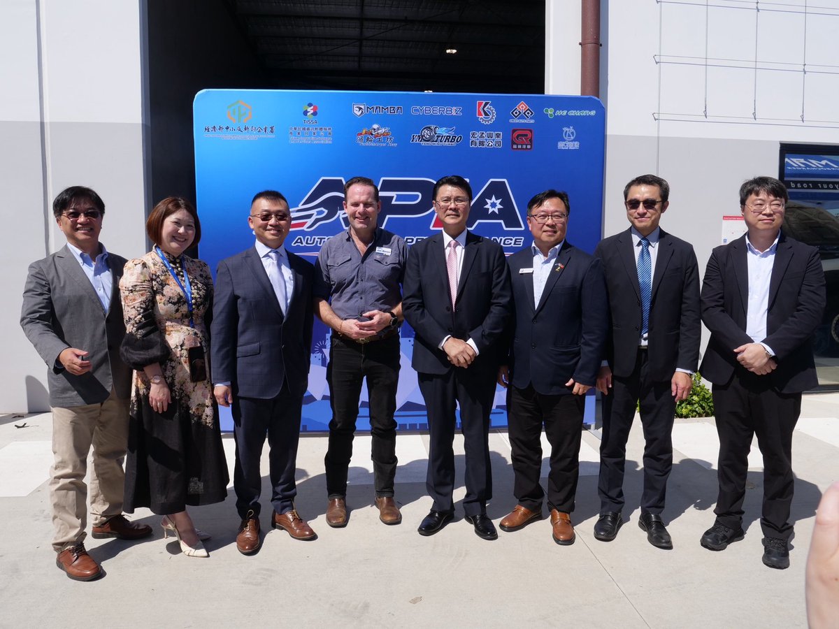 BrisbaneTeco's tweet photo. 🇹🇼🇦🇺 Strengthening Taiwan–Queensland Business Links

Director-General William Hou-Lu Fan attended the opening of the joint showroom established by Taiwan’s Automotive Performance Industry Alliance (APIA), MAMBA and MGD Global in Logan, Queensland, on September 15. https://t.co/1X6TkHH1pG