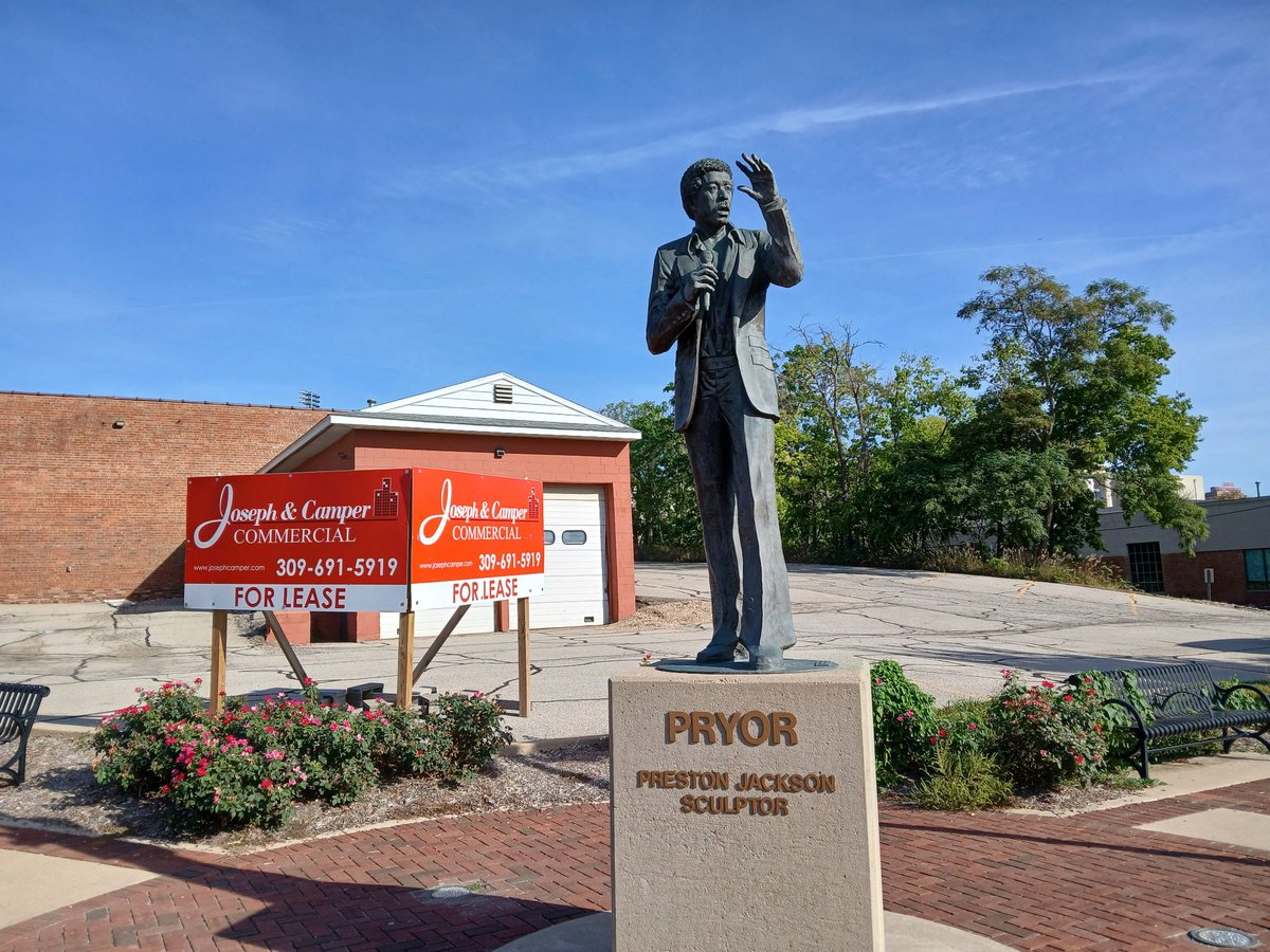 sarahkendzior's tweet photo. @JasonOverstreet I just visited his old neighborhood in Peoria where he grew up and saw his statue! https://t.co/t2WNQDpG4w