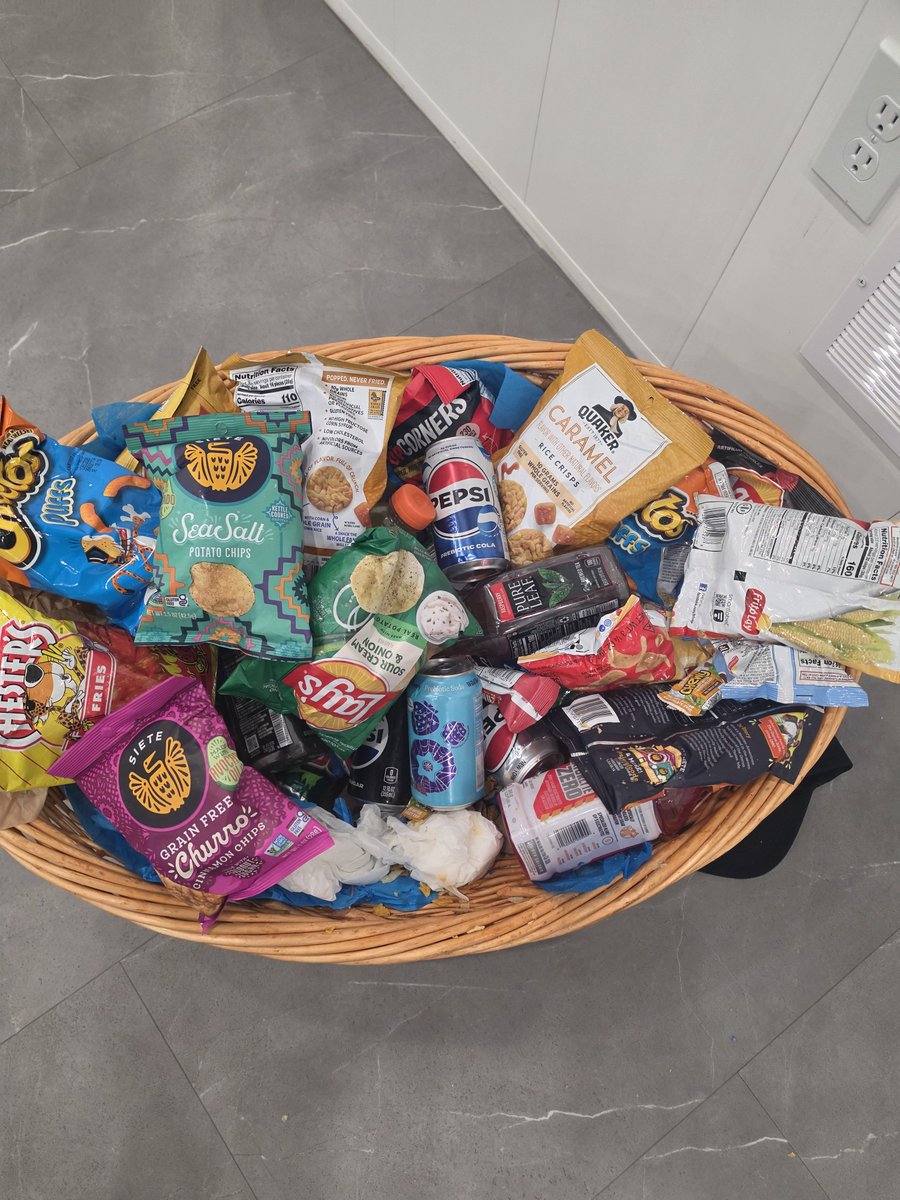 VanMeerFarm's tweet photo. Thanks to @PepsiCo for the gift basket , guess they appreciated our event .
#ontag #vanmeerfarms #alwaysgrowing https://t.co/uRNK1UvVqw