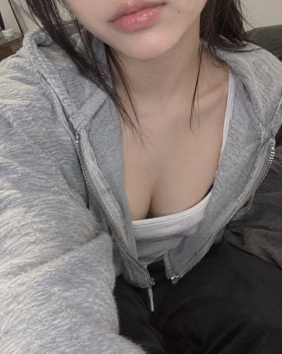 rena_4510's tweet photo. うちの唇めっちゃメロくない？
#裏アカ女子 https://t.co/922Eb1jJGO