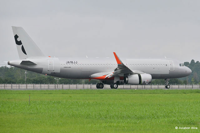 Aviation_Wire's tweet photo. ジェットスター・ジャパンのブランド移行に伴う「トランジション塗装機」（A320、JA18JJ）がフランスから寄港地を経て成田空港へ到着。記事はのちほど。 https://t.co/8rblTzk8Ly