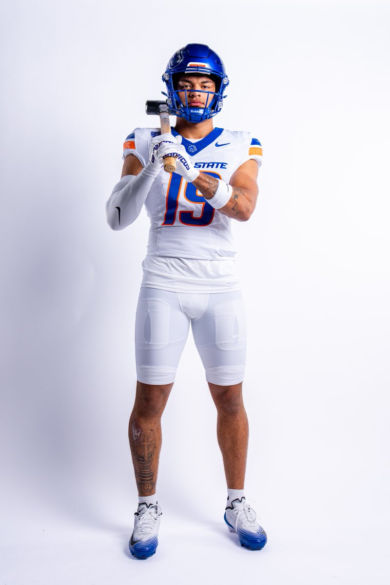 BroncoSportsFB's tweet photo. Business trip attire 🔵⚪⚪

#BleedBlue | #BuiltDifferent https://t.co/IWr2j4jTk1