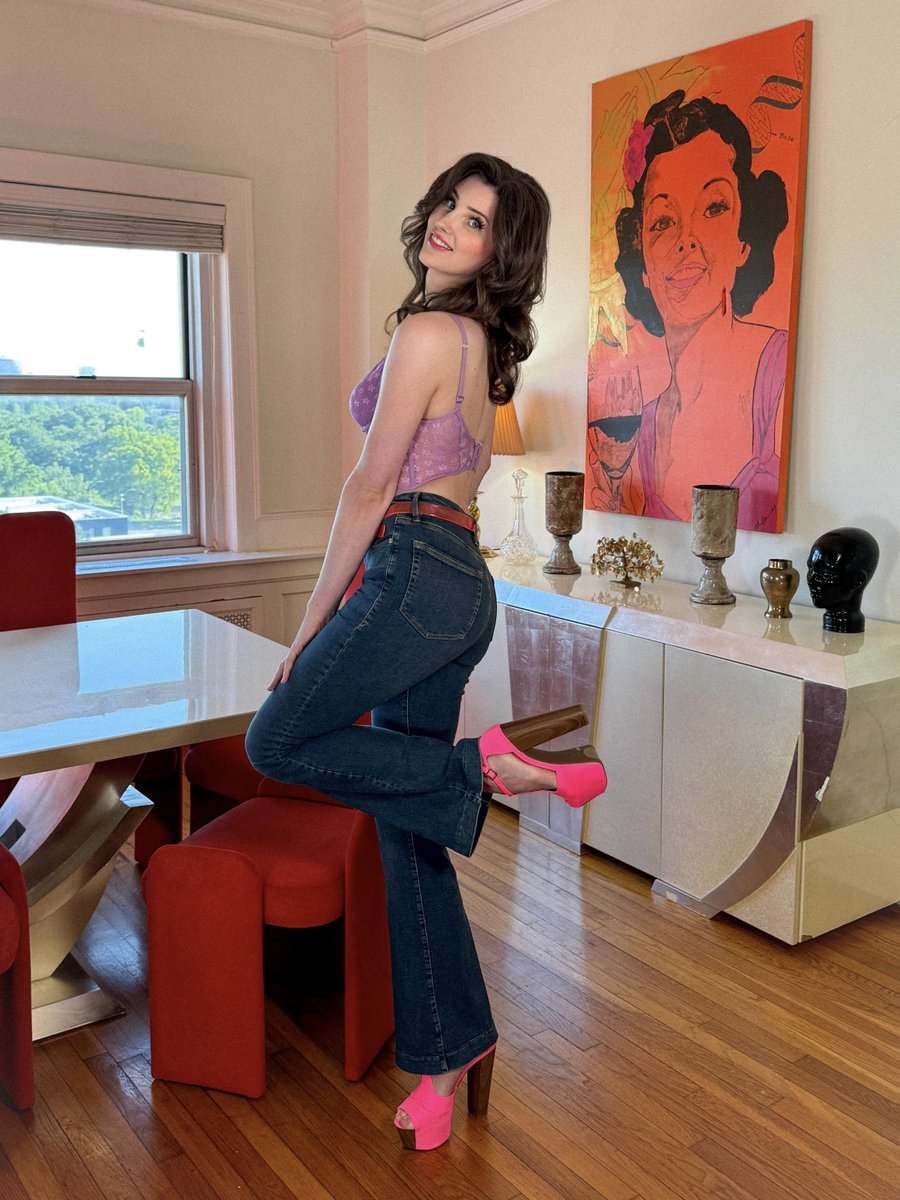 stacycake's tweet photo. Bisexuals are valid ❤️ https://t.co/hCjcH36RxG