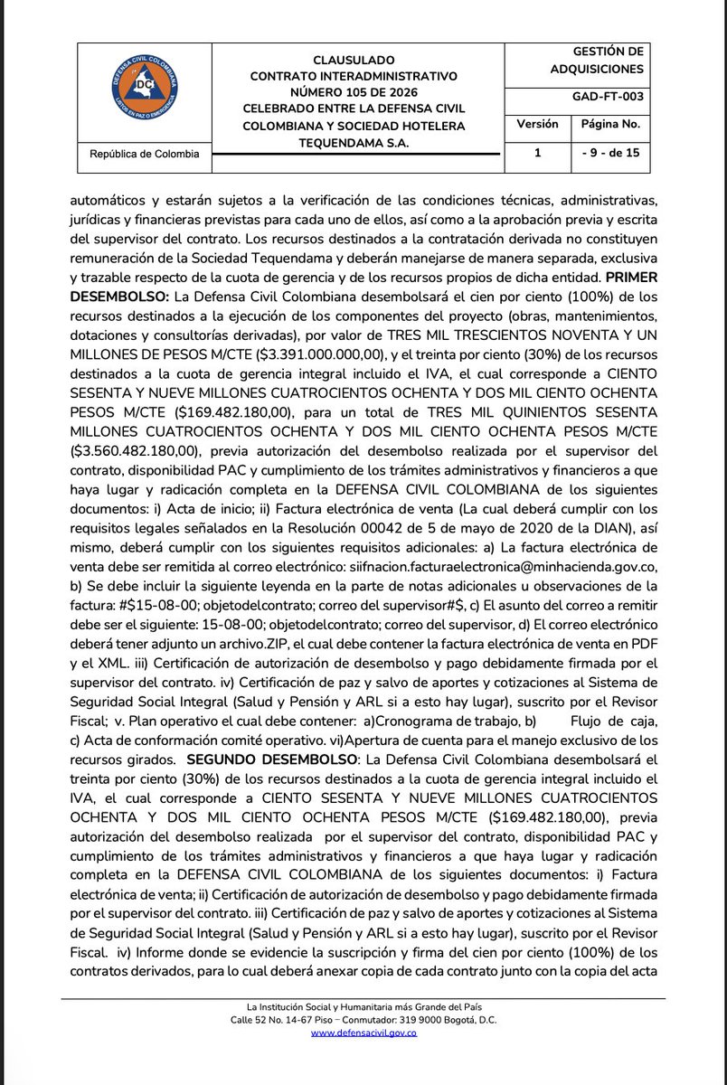 Melquisedec70's tweet photo. Atentos. Les amplío la denuncia.
El 31 de julio de 2026 la directora General de la @DefensaCivilCo Ana Milena Mejía Zapata, firmó con la Sociedad Hotelera Tequendama S.A., (empresa del Estado dueña del Hotel Tequendama), un contrato por $3.956 millones para que la "gerencia integral y administración de fondos" de la adecuación y dotación de sedes de la Defensa Civil en todo el país. 
Tequendama no es constructora ni tampoco tiene entre su objeto principal gerenciar proyectos de obras. Lo que hizo en este caso fue recibir la plata en una cuenta propia, escoger contratistas bajo su reglamento privado y cobrar una comisión del 14 %.

El contrato ordena que el primer desembolso fuera el 100 % de los recursos de obras y dotaciones ($3.391 millones) más el 30 % de la comisión. El hotel facturó $3.560 millones el 25 y 26 de agosto y el supervisor certificó el 27 de agosto que recibía el servicio "a entera satisfacción", cuando no se había contratado ninguna obra: el cronograma que el propio hotel entregó ese mes fija el inicio de las nueve intervenciones en "septiembre de 2026" y lo llama "supuesto de planeación", y la cuenta del hotel para este contrato se abrió el 27 de agosto. 

El expediente analizado no trae la orden de pago del presupuesto oficial: muestra la obligación de girar, la factura y la certificación. El contrato no lista las sedes a intervenir (solo menciona una consultoría estructural para la sede Valle); la lista la trae Tequendama y la decide un comité por instrucción de la Directora.
Las obras serán en Putumayo, Nariño, Sucre, Casanare, Bogotá y Funza.

El antecedente está en el mismo expediente. En abril de 2025 la Defensa Civil le dio al mismo Tequendama, con el mismo esquema y comisión del 10 %, la construcción de la sede de Riohacha: $2.092 millones facturados al 100 % a los 27 días; Tequendama subcontrató la obra con la firma que él mismo llama su "contratista aliado" (el expediente no muestra otro invitado), que fue terminado por un atraso del 55,88 %; el contrato lleva dos prórrogas (a 18 meses) y una adición de $574 millones que Tequendama también facturó completa el 25 de agosto de 2026, el mismo día que facturó la plata del contrato nuevo.

Un contrato que ordena sacar $3.400 millones del presupuesto en el mes del cambio de gobierno y ponerlos en la cuenta de una sociedad hotelera, sin competencia, con las sedes definidas después y con una comisión mayor a la del año anterior, repitiendo un esquema cuyo único resultado conocido es una sede de siete meses que, según el cronograma del propio Tequendama, se recibiría en octubre de 2026, al mes dieciocho.