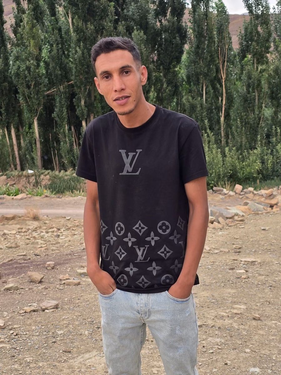Rachidmaroc90's tweet photo. قاليك باغي يتحدى الفايسبوكيين. هاهو أسامة ولد باريك ولد المغرب العميق. يكتسح إقليم ميدلت اكتساااااحا واسع. يستاهل والله ❤️❤️❤️ https://t.co/tcuBYCoc45
