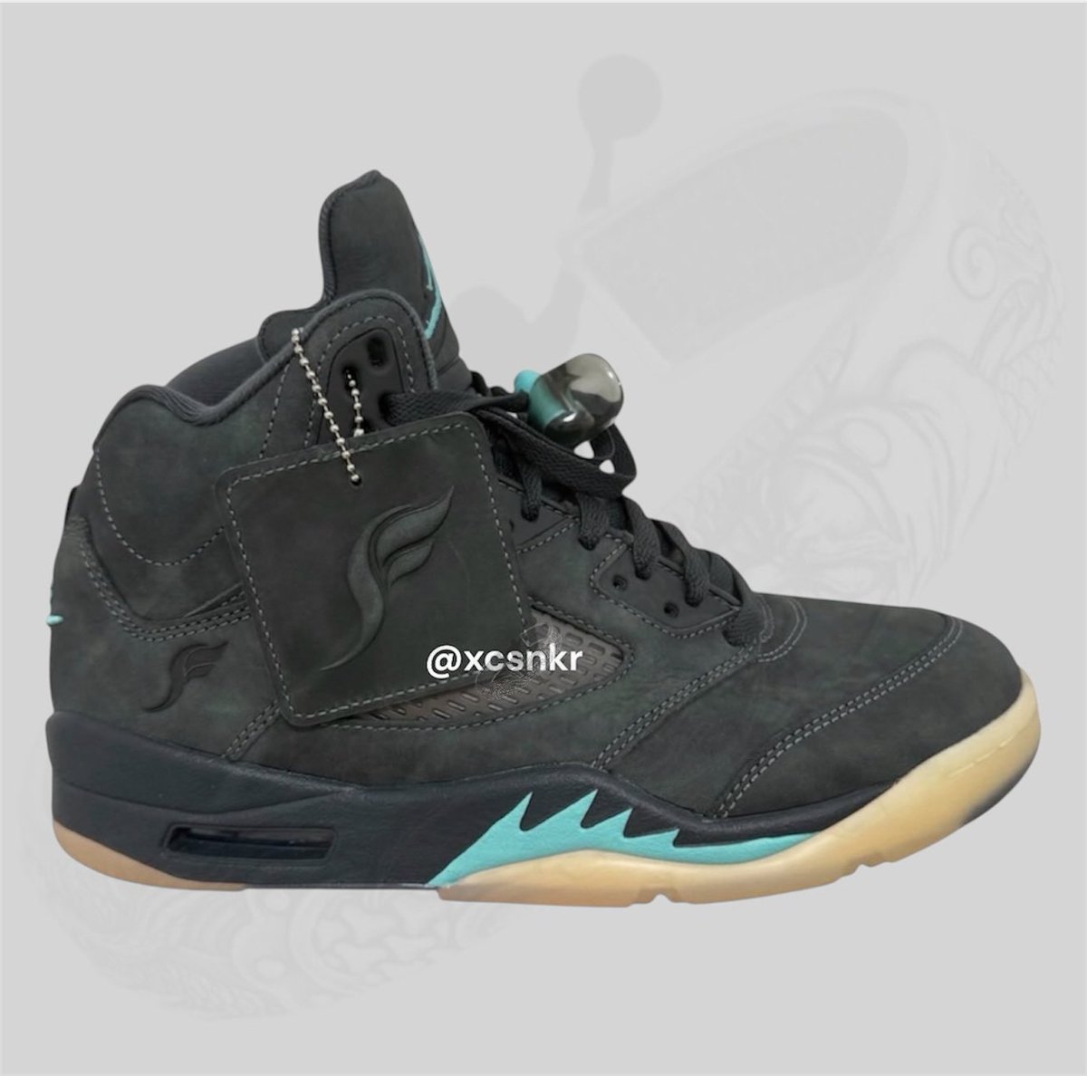 JustFreshKicks's tweet photo. SoleFly x Air Jordan 5 OG 🌴 

• October 2026
• $225 https://t.co/VA2i1QFzQp