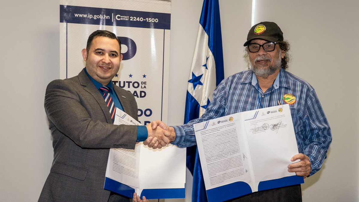 LuisTorresIP's tweet photo. Hoy suscribimos un Convenio de Cooperación entre el IP y la CONAFEPH para fortalecer y agilizar los procesos de regularización por causa de necesidad pública.

Trabajamos de la mano con las comunidades para brindar mayor acompañamiento, orientación y una atención más eficiente. https://t.co/aZnDjRnkFU