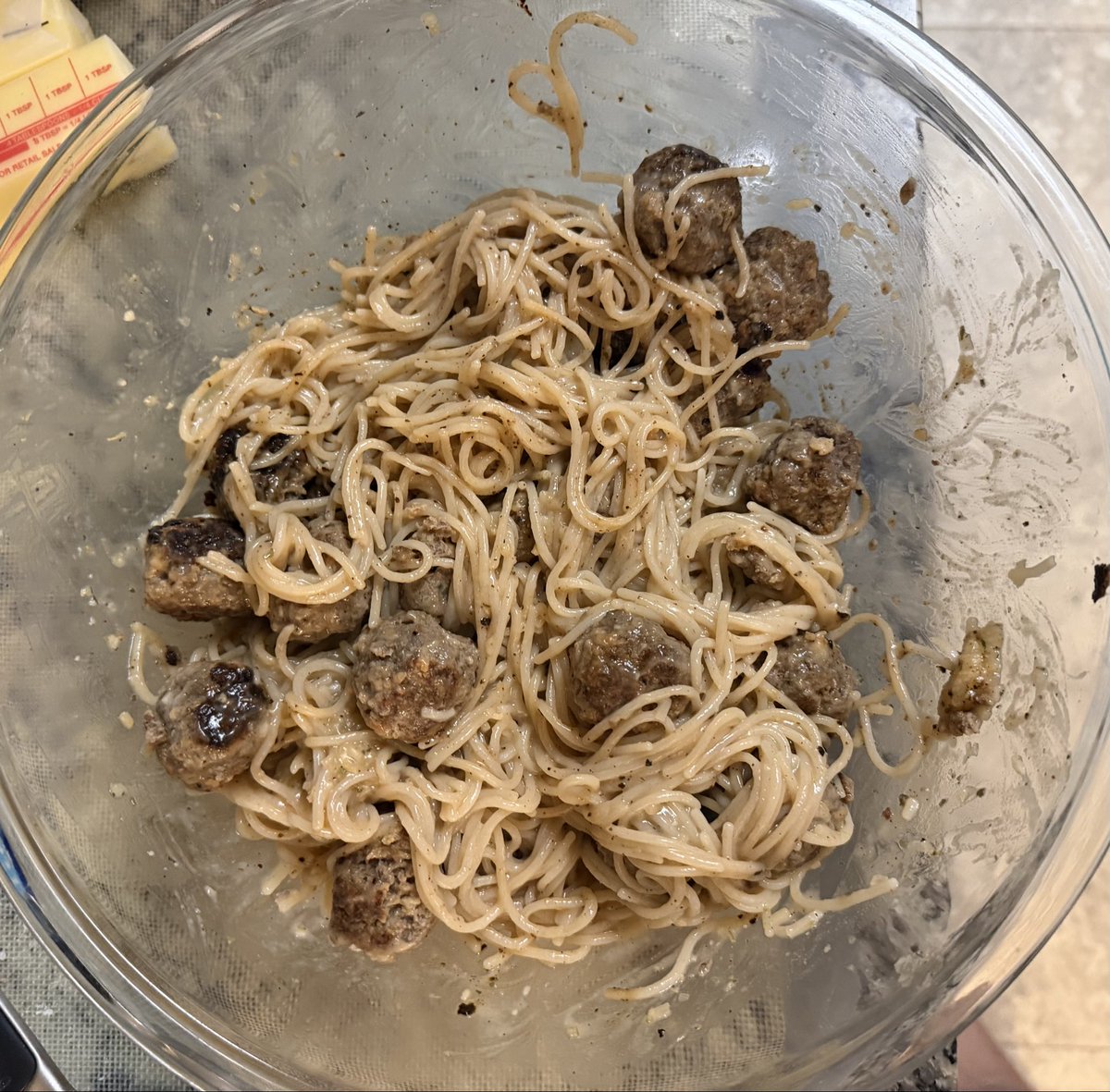ares_fire3's tweet photo. Spaghetti and meatballs in a Carbonara sauce. https://t.co/kRfH57DwvC