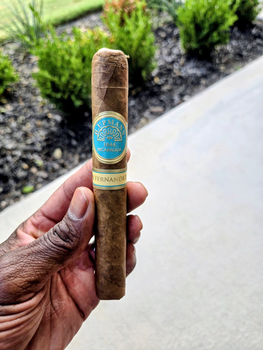 AntMan2270's tweet photo. I only have one word for this spectacular. H. UPMANN 1844 NICARAGUAN  by A.J. Fernandez outstanding presentation and a really good smoke. #cigars #cigar #cigarlovers #cigarshow #cigaraficionados https://t.co/BQt7XtGGZ6