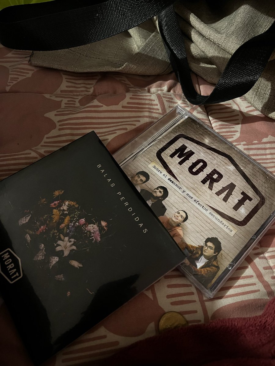 UnPeloDeMartin's tweet photo. Encontré una tienda q vende balas perdidas, seayses y antes de que amanezca  en 60 luca 🤗🤗🤗🤗🤗🤗y con las ganas no me iba a quedar https://t.co/1PcVG6RNrq