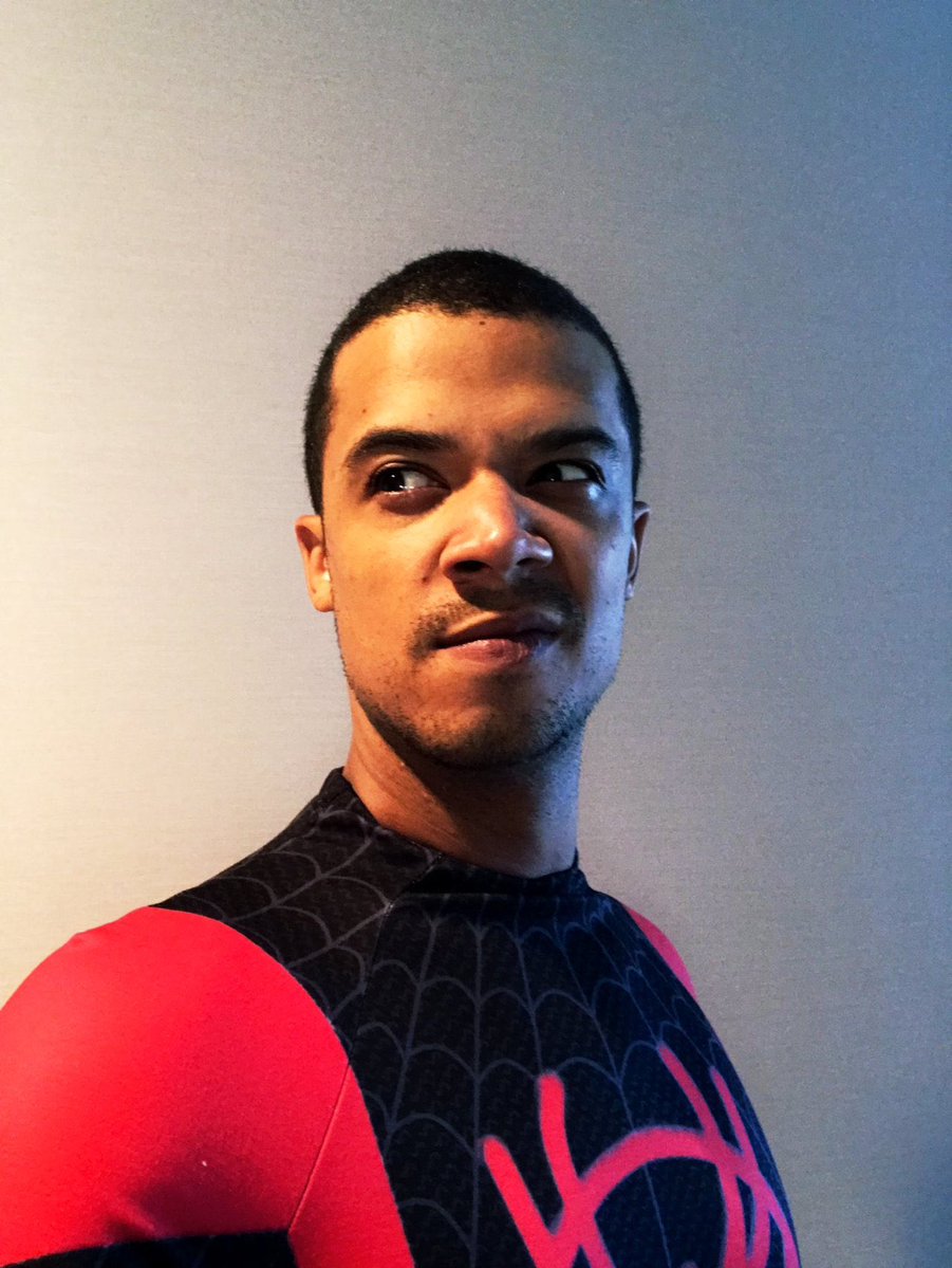 letyoureload's tweet photo. the topic is: jacob anderson and spider-man https://t.co/PZ9gGUObOQ