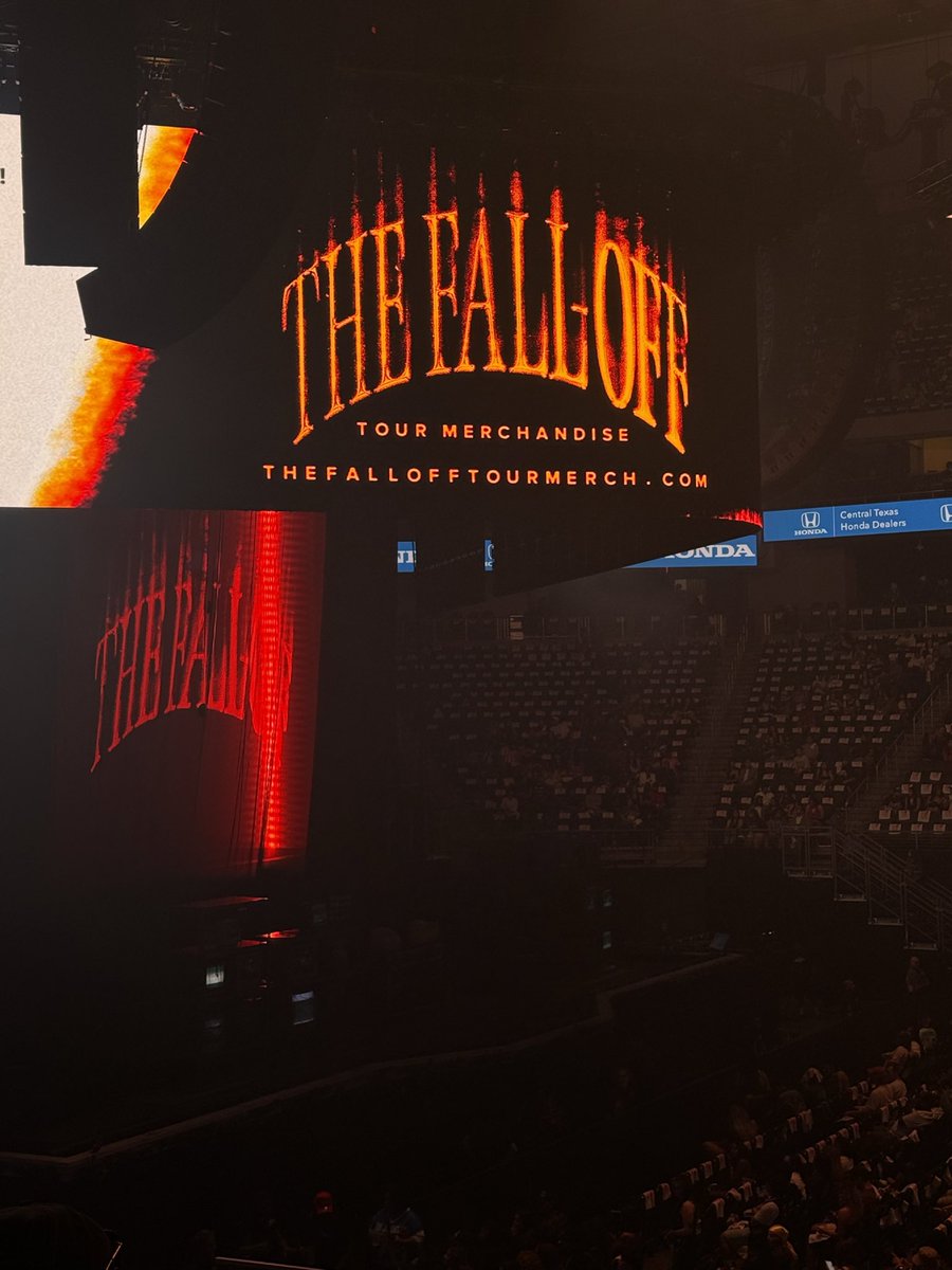 keetheOG_'s tweet photo. Survived the let out ๐ค #thefalloff https://t.co/2mDTSQP1pN