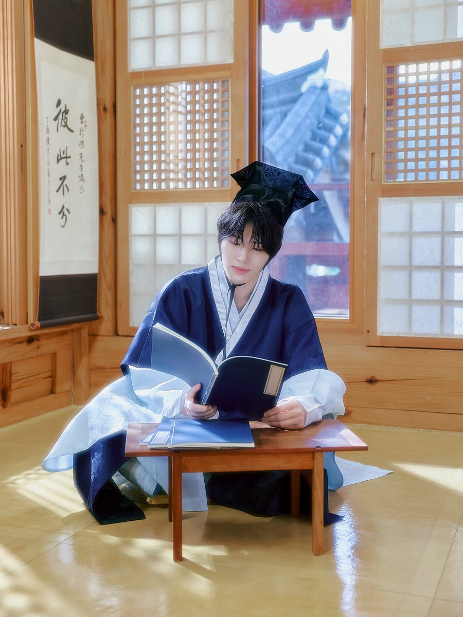 AEN_offcl's tweet photo. 2026 CHUSEOK PHOTO 1

#HARUTO #하루토

#AEN #에이엔
#2026CHUSEOKwithAEN https://t.co/ctd5X6DIbF