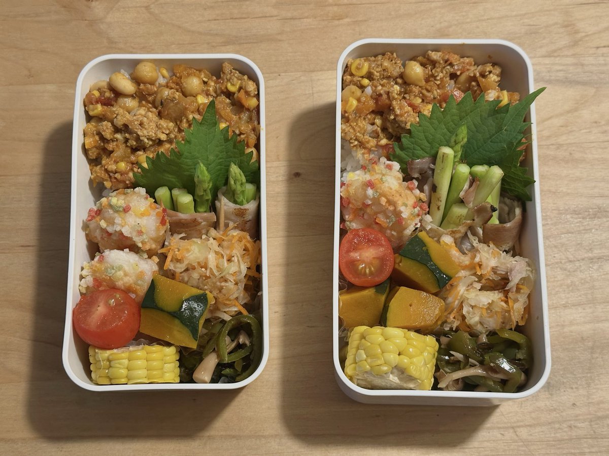 Peanut___nut's tweet photo. フォロワ様のコーン入りのキーマカレーが美味しそうだったので作ってみた。
ひよこ豆と大豆も入れたので存在感薄くなってしまった。

#夫弁当　#男子高校生弁当 https://t.co/UN7NpdlG9h