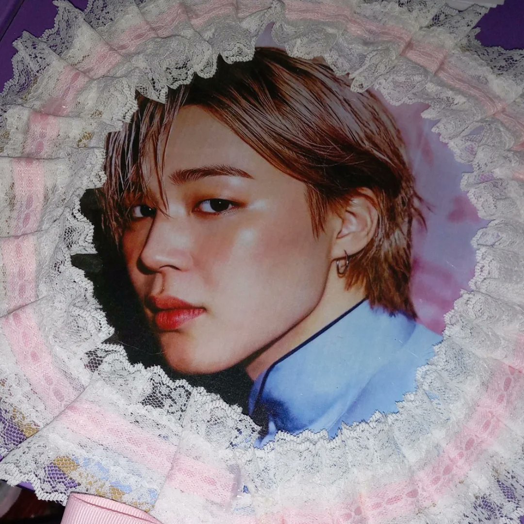 Sabrinamari11's tweet photo. Creando un picket de Jimin y Suga. Los amo tanto. 13 de julio de 2026 https://t.co/hthTldML45