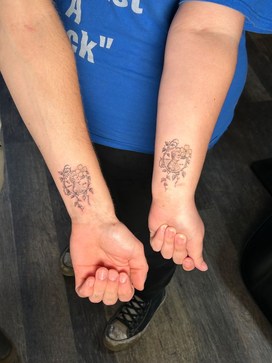 BurnedHeartsTat's tweet photo. Fresh ink on my forearm, black gray fine line details that'll be a permanent reminder of our session today 🖌️💉
This tattoo was done by tattoo artist Tessa (@tattoosbytessa) at Burned Hearts Tattoo in Columbus, Ohio.
#tessatattoo #blackgraytattoo #blacktattoo #graytattoo #forear https://t.co/teQKj28Gte