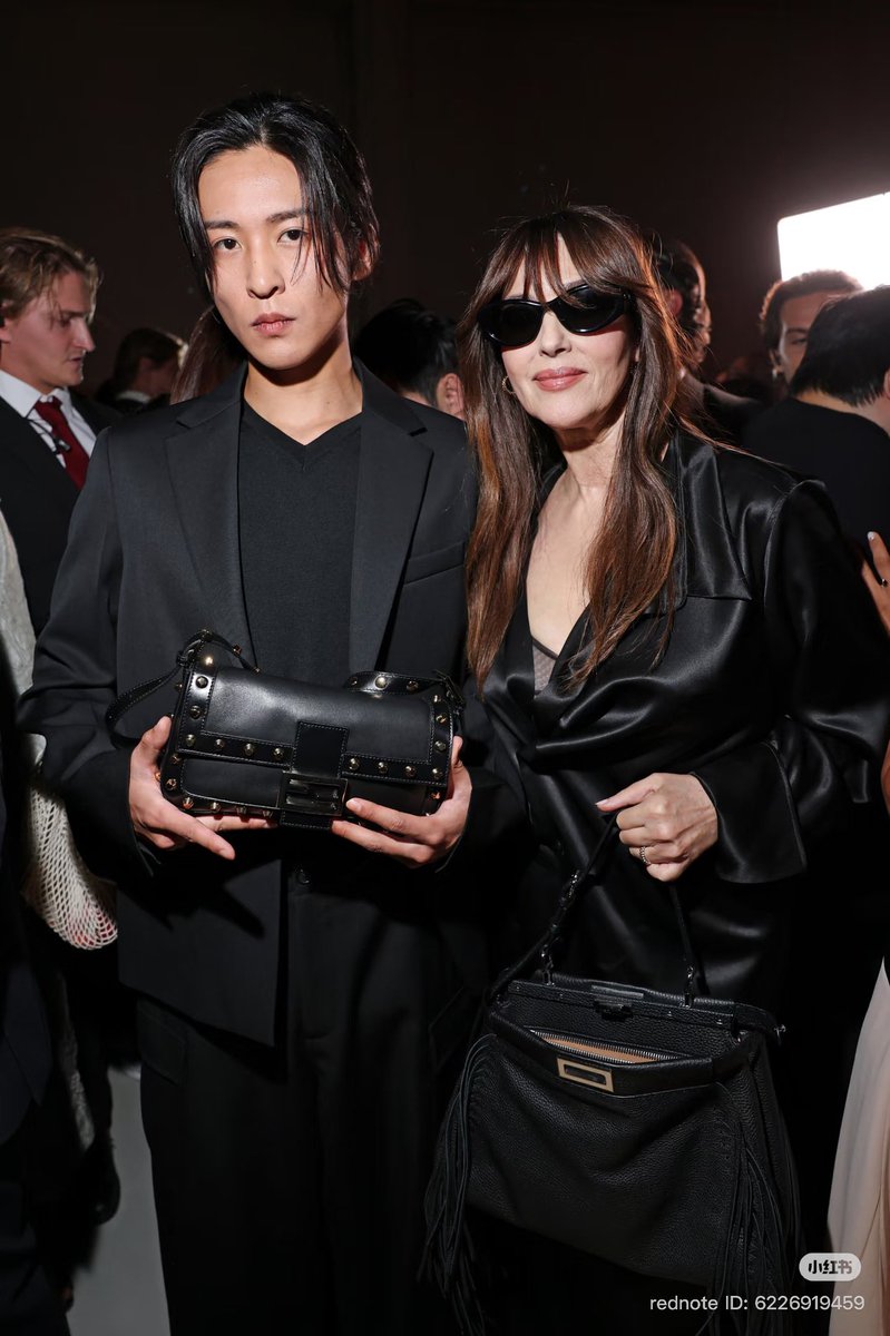 realhuman1997's tweet photo. モニカ・ベルッチはアツすぎる😭😭😭😭😭😭😭😭
#FENDIxRenMeguro #RenMeguro
#FENDISS27 #目黒蓮 https://t.co/KypvR0O16c