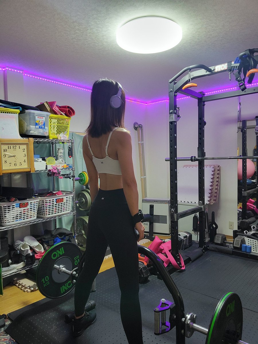 mamamoon0419's tweet photo. 本日定休日につき朝トレから💪🔥
#筋トレ #筋トレ女子 #宅トレ #宅トレ女子 https://t.co/4gE7tvIsFf